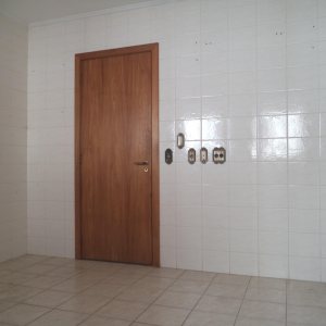 Apartamento, 2 dormitórios, 1 vaga, no bairro Madureira em Caxias do Sul para Alugar