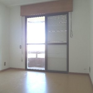 Apartamento, 2 dormitórios, 1 vaga, no bairro Madureira em Caxias do Sul para Alugar