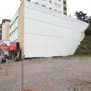 Terreno com 871m², no bairro Universitário em Caxias do Sul para Alugar