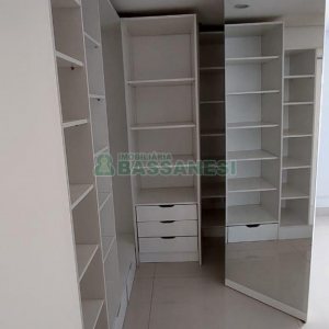 Sobrado com 232m², 3 dormitórios, 2 vagas, no bairro Colina Sorriso em Caxias do Sul para Comprar