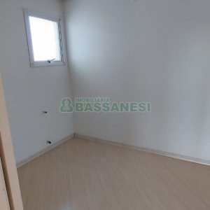 Sobrado com 232m², 3 dormitórios, 2 vagas, no bairro Colina Sorriso em Caxias do Sul para Comprar