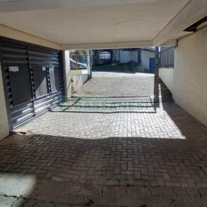Sobrado com 232m², 3 dormitórios, 2 vagas, no bairro Colina Sorriso em Caxias do Sul para Comprar