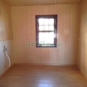 Casa com 70m², 2 dormitórios, 1 vaga, no bairro Panazzolo em Caxias do Sul para Alugar