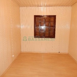 Casa com 70m², 2 dormitórios, 1 vaga, no bairro Panazzolo em Caxias do Sul para Alugar