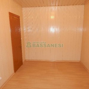 Casa com 70m², 2 dormitórios, 1 vaga, no bairro Panazzolo em Caxias do Sul para Alugar