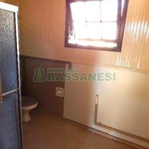 Casa com 70m², 2 dormitórios, 1 vaga, no bairro Panazzolo em Caxias do Sul para Alugar