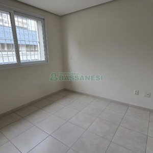 Apartamento com 52m², 1 dormitório, 1 vaga, no bairro São Pelegrino em Caxias do Sul para Comprar