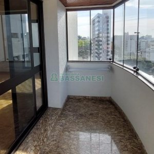 Apartamento com 266m², 3 dormitórios, 2 vagas, no bairro São Pelegrino em Caxias do Sul para Alugar