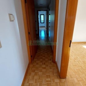 Apartamento com 266m², 3 dormitórios, 2 vagas, no bairro São Pelegrino em Caxias do Sul para Alugar
