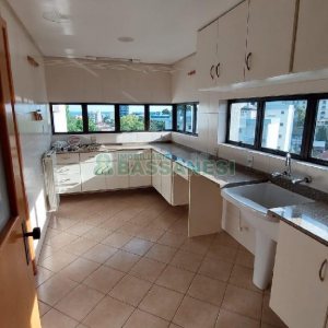 Apartamento com 266m², 3 dormitórios, 2 vagas, no bairro São Pelegrino em Caxias do Sul para Alugar
