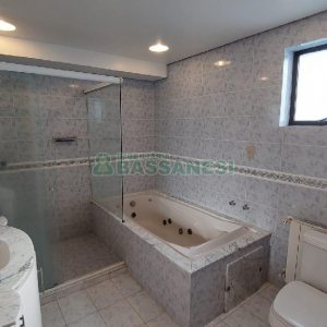 Apartamento com 266m², 3 dormitórios, 2 vagas, no bairro São Pelegrino em Caxias do Sul para Alugar