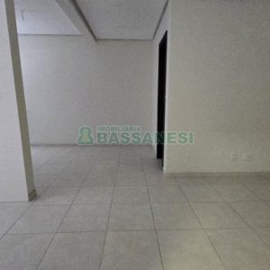 Kitinete com 39m², 1 dormitório, no bairro São Pelegrino em Caxias do Sul para Comprar