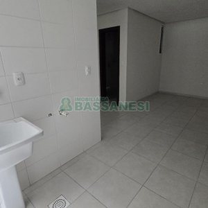 Kitinete com 39m², 1 dormitório, no bairro São Pelegrino em Caxias do Sul para Comprar