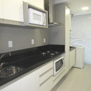 Apto Mobiliado com 40m², 1 dormitório, 1 vaga, no bairro Lourdes em Caxias do Sul para Alugar