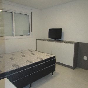 Apto Mobiliado com 40m², 1 dormitório, 1 vaga, no bairro Lourdes em Caxias do Sul para Alugar