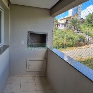 Apartamento com 68m², 2 dormitórios, 1 vaga, no bairro Charqueadas em Caxias do Sul para Comprar