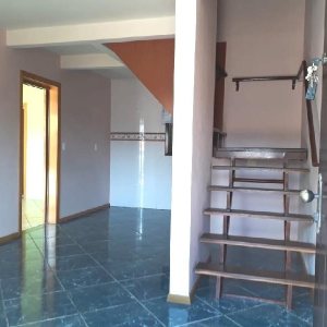 Sobrado com 86m², 3 dormitórios, 1 vaga, no bairro Cidade Nova em Caxias do Sul para Comprar