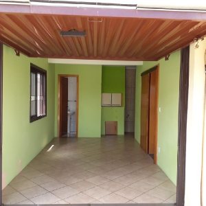 Sobrado com 86m², 3 dormitórios, 1 vaga, no bairro Cidade Nova em Caxias do Sul para Comprar