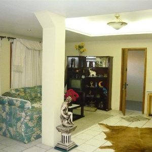 Casa com 599m², 4 dormitórios, 4 vagas, no bairro Santa Catarina em Caxias do Sul para Comprar