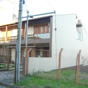 Casa com 599m², 4 dormitórios, 4 vagas, no bairro Santa Catarina em Caxias do Sul para Comprar
