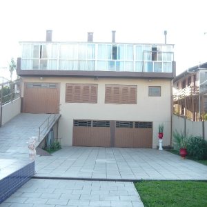 Casa com 599m², 4 dormitórios, 4 vagas, no bairro Santa Catarina em Caxias do Sul para Comprar