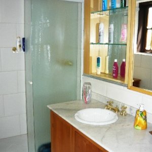 Casa com 404m², 4 dormitórios, 2 vagas, no bairro Universitário em Caxias do Sul para Comprar