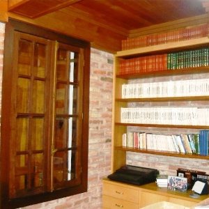 Casa com 404m², 4 dormitórios, 2 vagas, no bairro Universitário em Caxias do Sul para Comprar