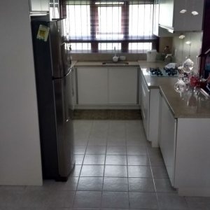 Casa com 350m², 4 dormitórios, 2 vagas, no bairro Desvio Rizzo em Caxias do Sul para Comprar