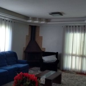 Casa com 350m², 4 dormitórios, 2 vagas, no bairro Desvio Rizzo em Caxias do Sul para Comprar