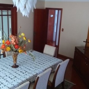 Casa com 350m², 4 dormitórios, 2 vagas, no bairro Desvio Rizzo em Caxias do Sul para Comprar