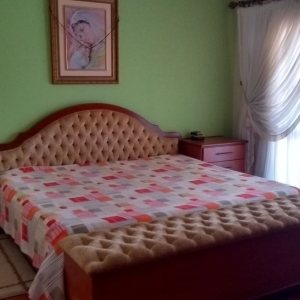 Casa com 350m², 4 dormitórios, 2 vagas, no bairro Desvio Rizzo em Caxias do Sul para Comprar