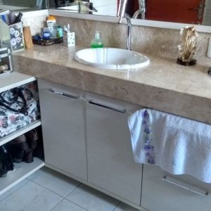 Casa com 350m², 4 dormitórios, 2 vagas, no bairro Desvio Rizzo em Caxias do Sul para Comprar