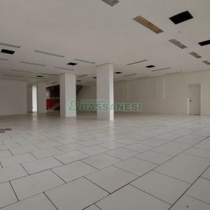 Loja com 700m², no bairro Centro em Caxias do Sul para Alugar
