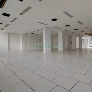 Loja com 700m², no bairro Centro em Caxias do Sul para Alugar