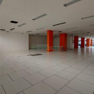 Loja com 700m², no bairro Centro em Caxias do Sul para Alugar