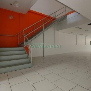 Loja com 700m², no bairro Centro em Caxias do Sul para Alugar