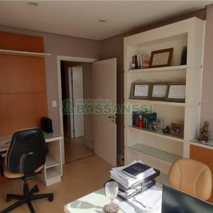 Sala com 12m², no bairro Centro em Caxias do Sul para Alugar