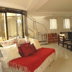 Apto Mobiliado com 102m², 2 dormitórios, 1 vaga, no bairro Centro em Caxias do Sul para Comprar