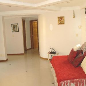 Apto Mobiliado com 102m², 2 dormitórios, 1 vaga, no bairro Centro em Caxias do Sul para Comprar