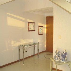 Apto Mobiliado com 102m², 2 dormitórios, 1 vaga, no bairro Centro em Caxias do Sul para Comprar