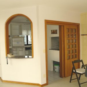 Apto Mobiliado com 102m², 2 dormitórios, 1 vaga, no bairro Centro em Caxias do Sul para Comprar