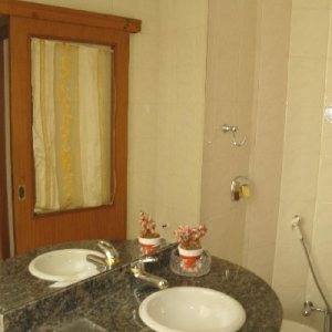 Apto Mobiliado com 102m², 2 dormitórios, 1 vaga, no bairro Centro em Caxias do Sul para Comprar