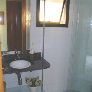 Apto Mobiliado com 102m², 2 dormitórios, 1 vaga, no bairro Centro em Caxias do Sul para Comprar