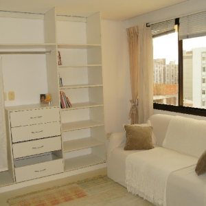 Apto Mobiliado com 102m², 2 dormitórios, 1 vaga, no bairro Centro em Caxias do Sul para Comprar