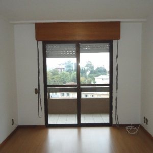 Apartamento com 90m², 2 dormitórios, 1 vaga, no bairro Madureira em Caxias do Sul para Comprar