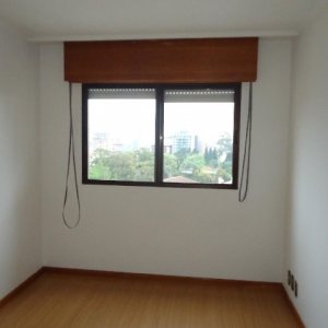Apartamento com 90m², 2 dormitórios, 1 vaga, no bairro Madureira em Caxias do Sul para Comprar