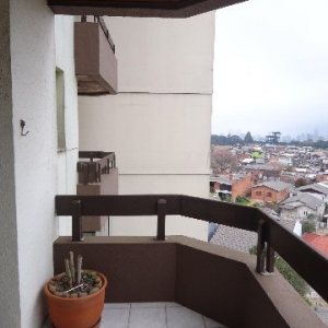 Apartamento com 90m², 2 dormitórios, 1 vaga, no bairro Madureira em Caxias do Sul para Comprar