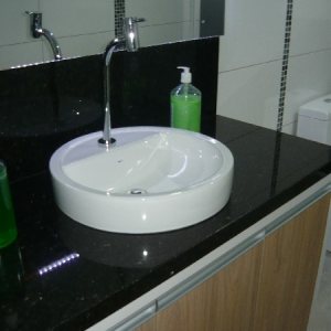 Casa com 234m², 3 dormitórios, 3 vagas, no bairro Serrano em Caxias do Sul para Comprar