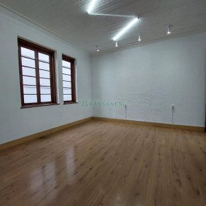 Casa Comercial com 80m², no bairro Centro em Caxias do Sul para Alugar