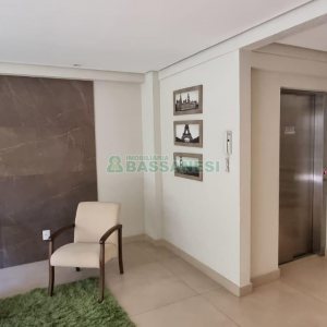 Apto Mobiliado com 61m², 2 dormitórios, 1 vaga, no bairro Vinhedos em Caxias do Sul para Comprar